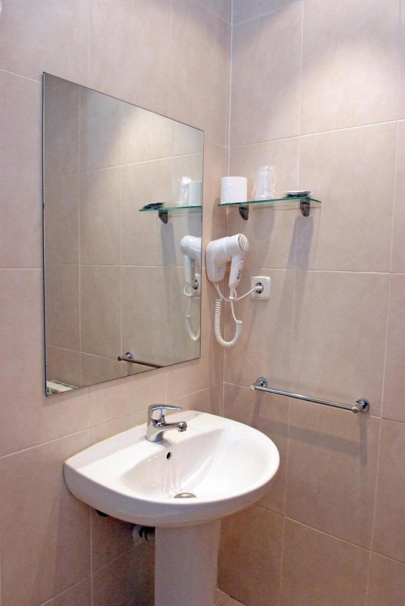 Hotel Goya - Housity