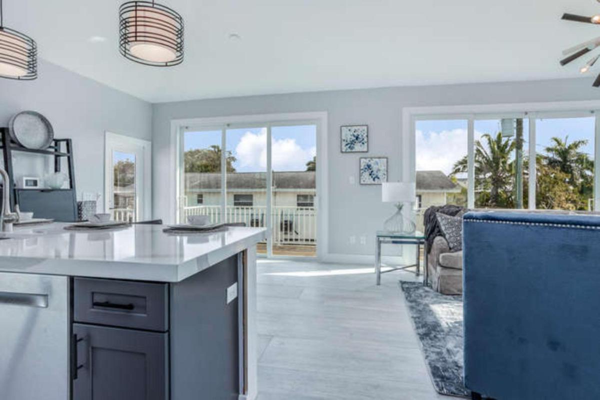 Twin Palaces on Palmetto by Coastal Vacation Properties - Housity