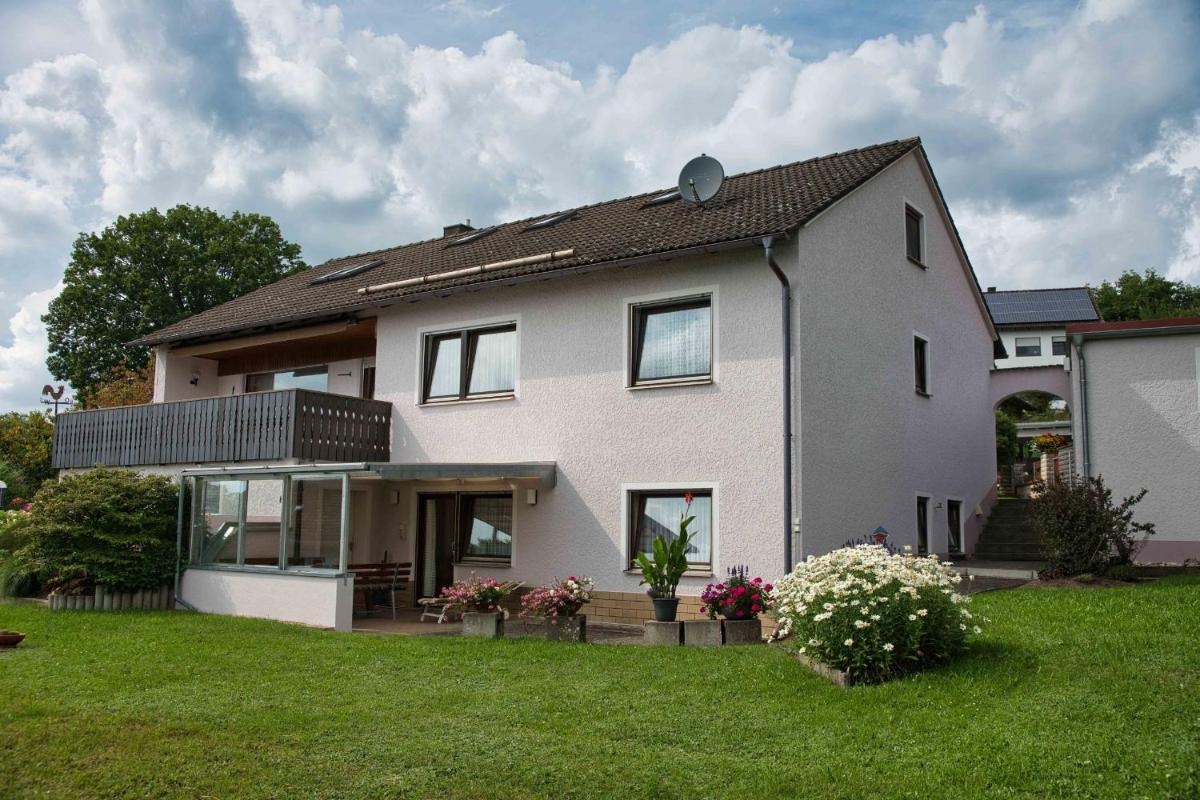 Ferienwohnung Werner mit Terrasse - Housity