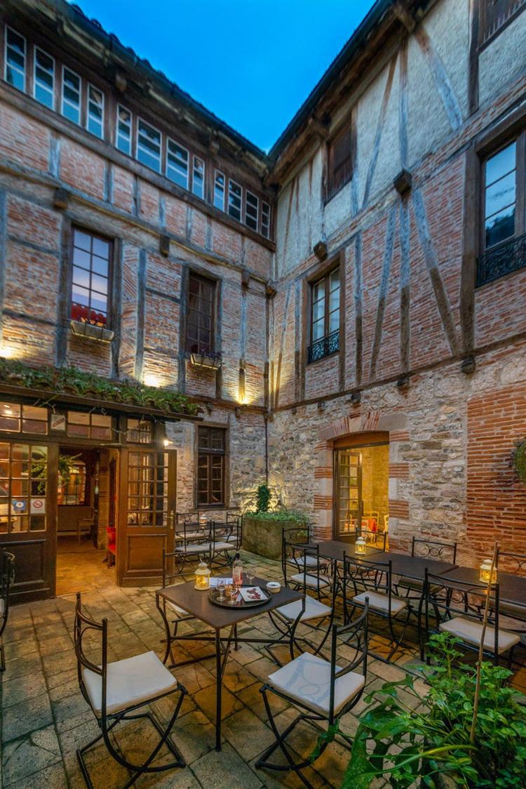 Hotel Raymond VII - Housity