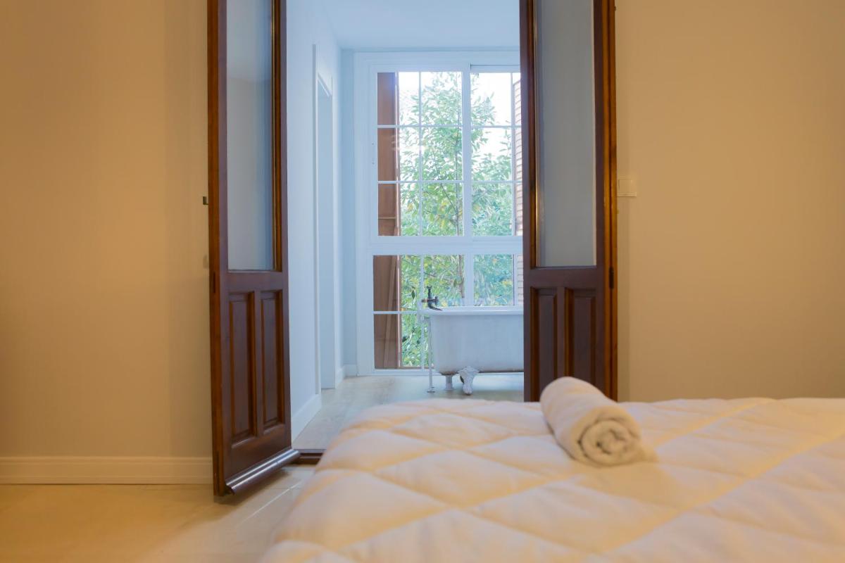Gala Placida 1923 - Housity