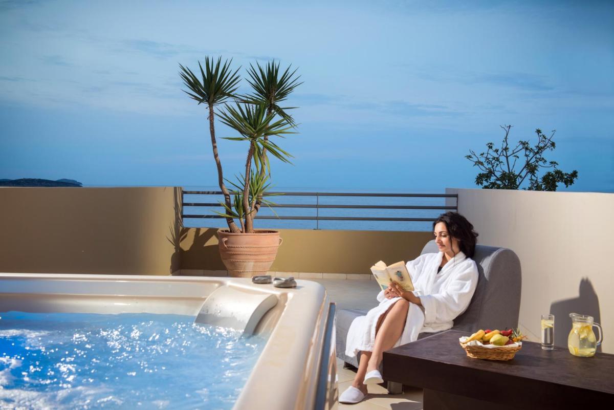 Blue Marine and Spa Hotel - Housity