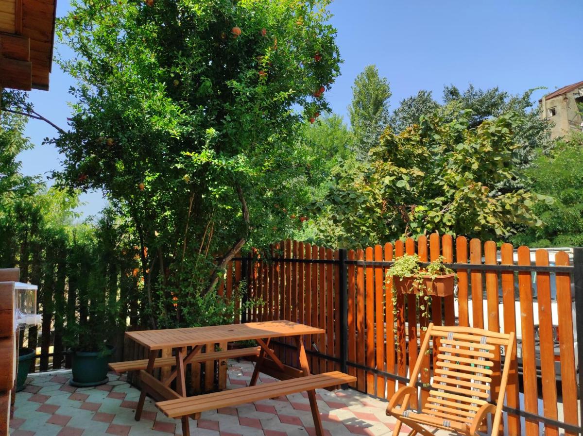 Old Tbilisi Villa Costa - Housity