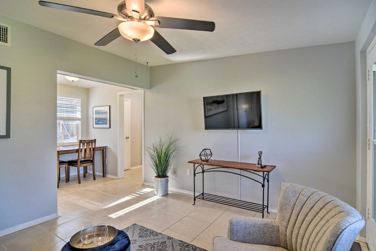 Idyllic Largo Escape with Patio 4 Mi to ! - Housity