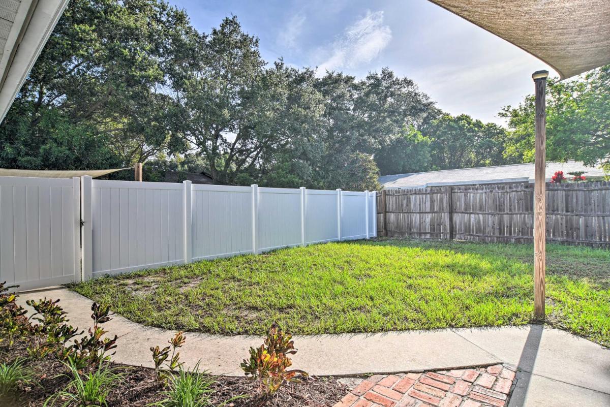 Idyllic Largo Escape with Patio 4 Mi to ! - Housity