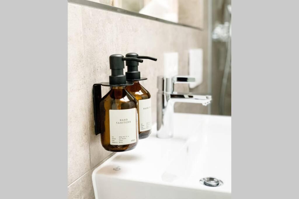 Luxuriöses Neubau-Apartment mit e-Lade Parkplatz - Housity