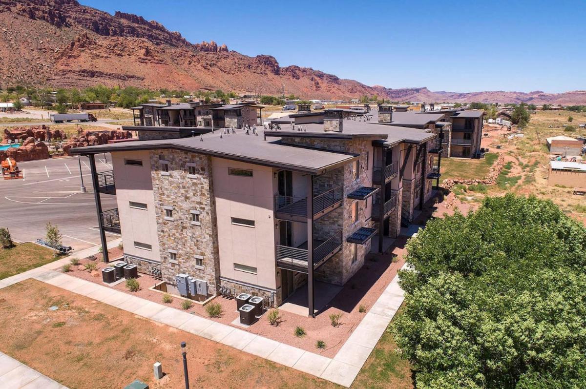 Sage Creek Resort - Awesome 3rd Level with Elevator! 2 Pools - 2 Hot Tubs - Housity