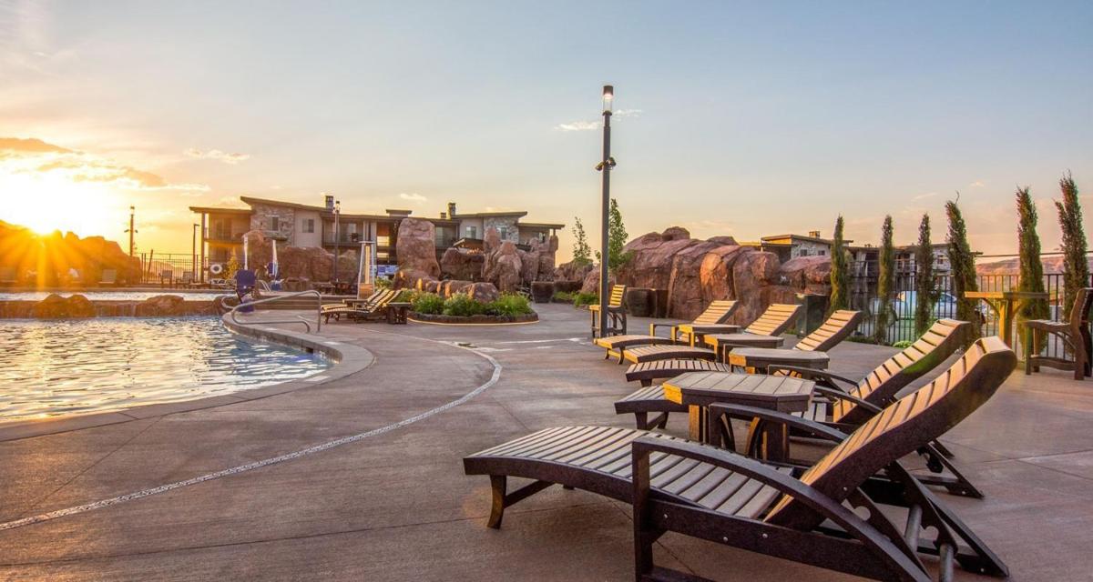 Sage Creek Resort - Awesome 3rd Level with Elevator! 2 Pools - 2 Hot Tubs - Housity