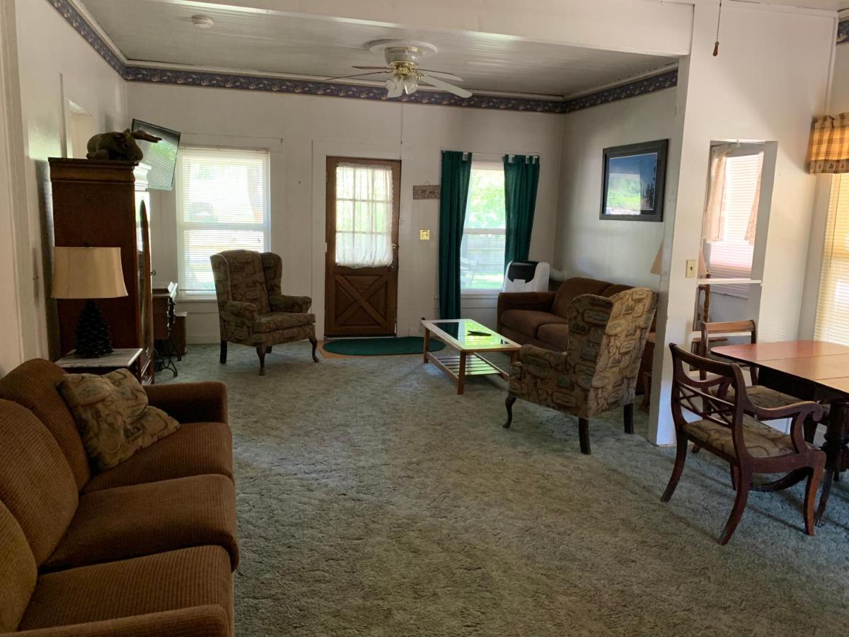 Mount Shasta Ranch Bed and Breakfast - Housity