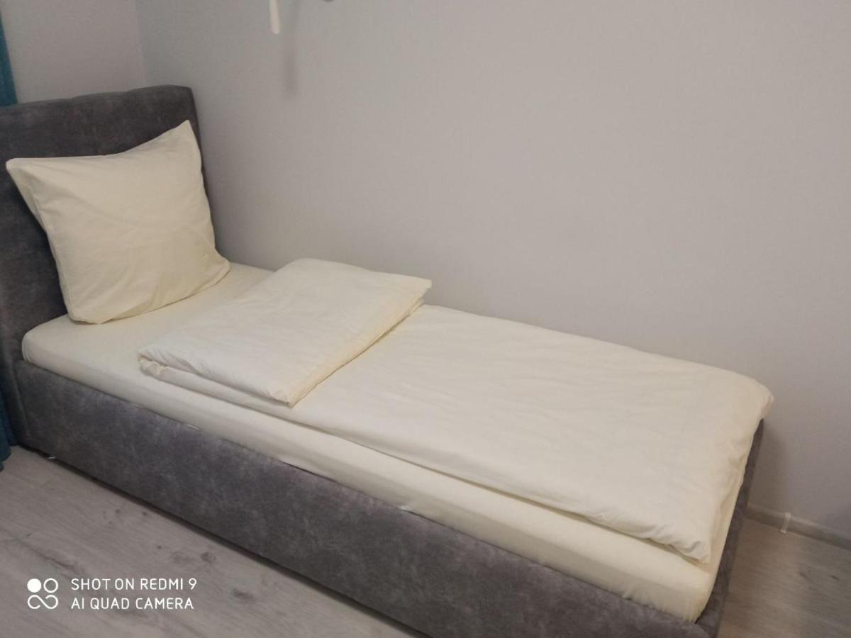 Hotelroom na drugetov - Housity