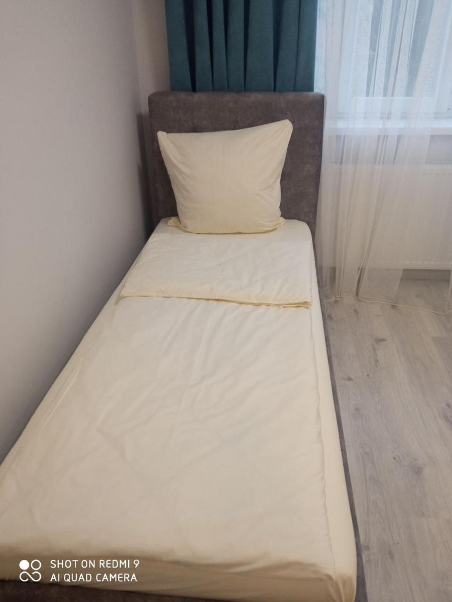Hotelroom na drugetov - Housity