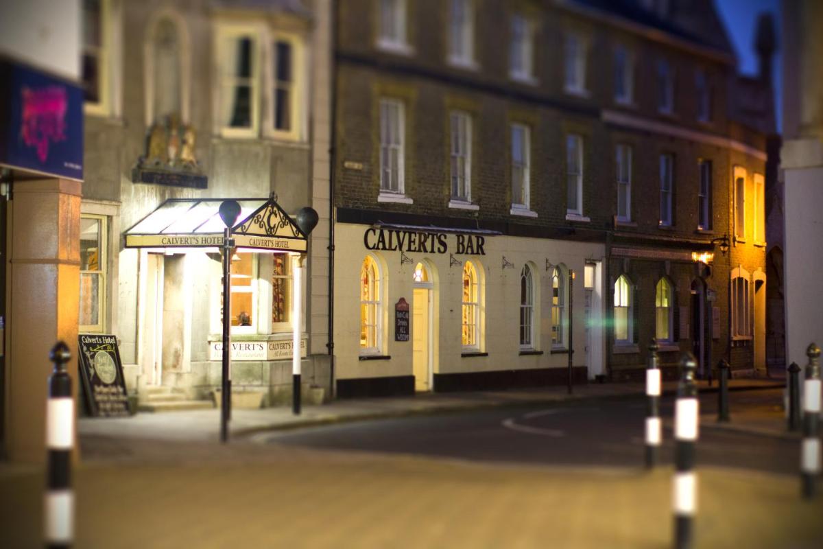 Calverts Hotel - Newport, Isle of Wight --- Car Ferry Optional Extra 89 pounds Return from Southampton - Housity