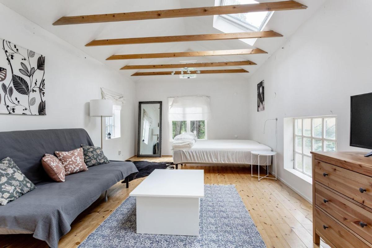 Five-Bedroom holiday home by the river of lagan - Housity