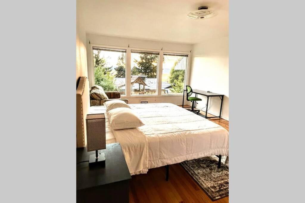 Saltwater Beach Home with Ocean Views - Housity