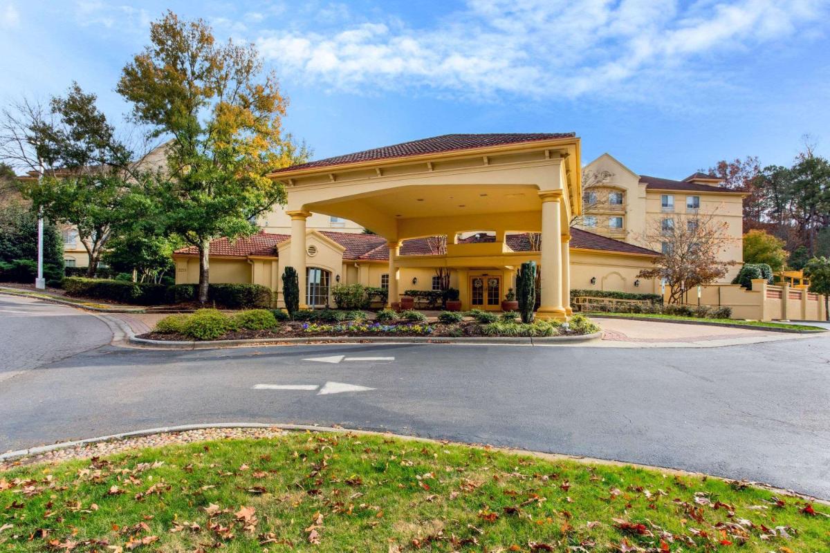 La Quinta by Wyndham Raleigh Crabtree - Housity
