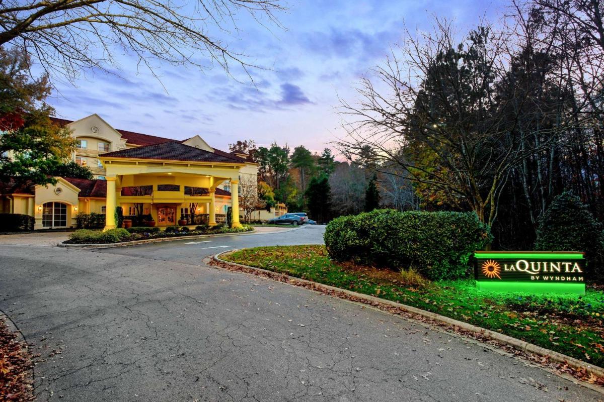 La Quinta by Wyndham Raleigh Crabtree - Housity