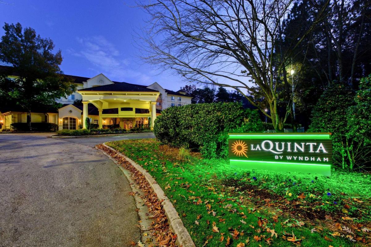 La Quinta by Wyndham Raleigh Crabtree - Housity