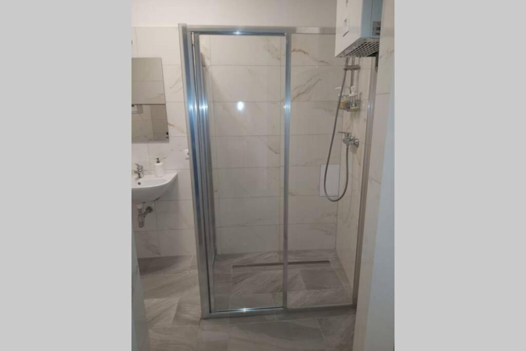 Lovely new 2 bedroom near hannovamarkt - Housity