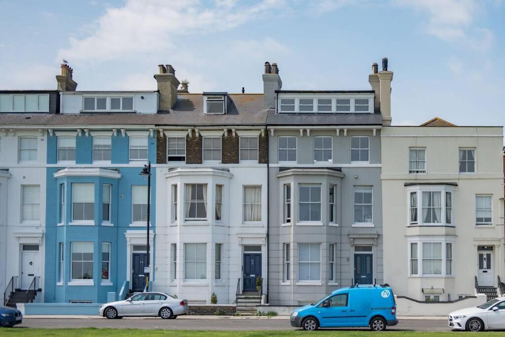 Stunning large sea view apartment - The Lookout - Housity
