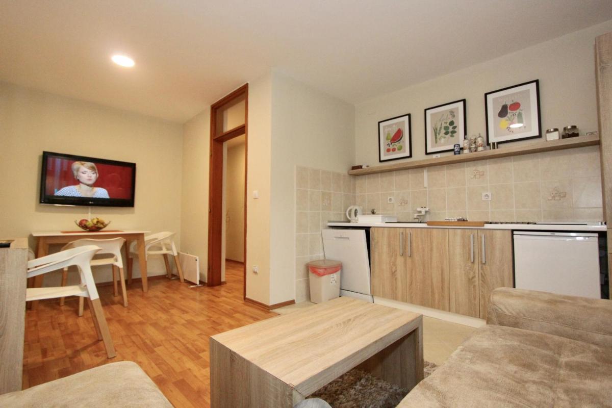 Cozy apartments in Belgrade, Čukarica, Železnik, free parking and WiFi - Housity