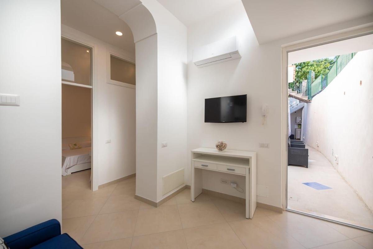 Marina Grande Holiday Apartment in Capri - Housity
