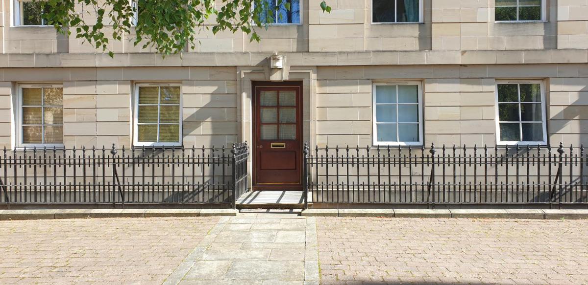 St Andrews Square - Housity