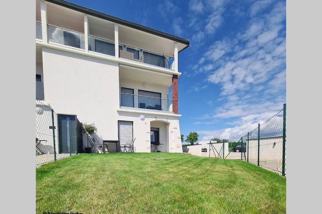 Friendship Suite - Housity