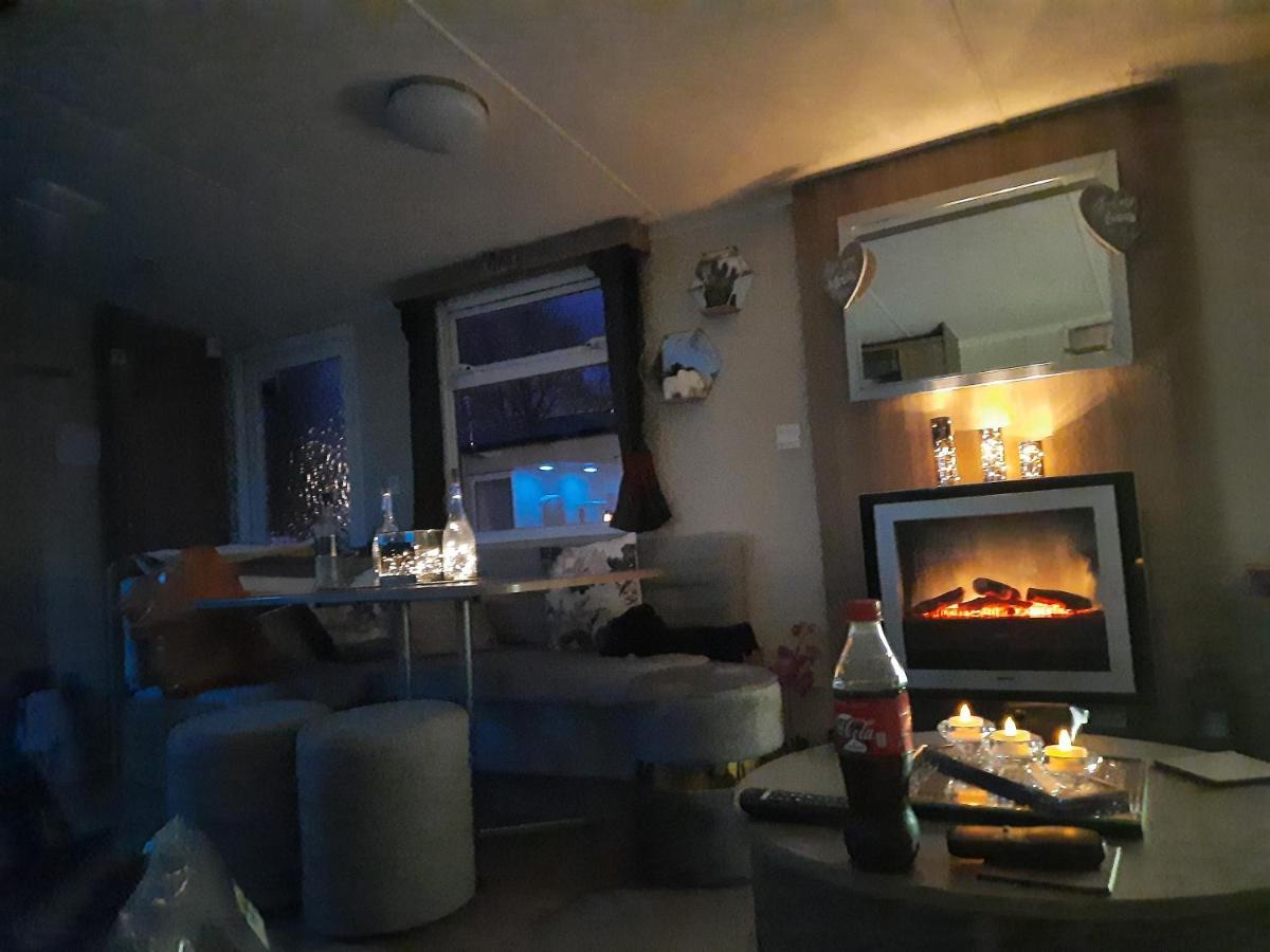 Haggerston Castle 3 Bedroom Deluxe Holiday Home - Housity
