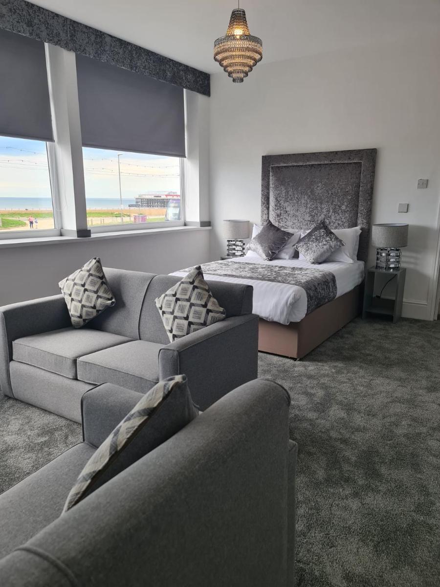 Royal Seabank Hotel - Housity
