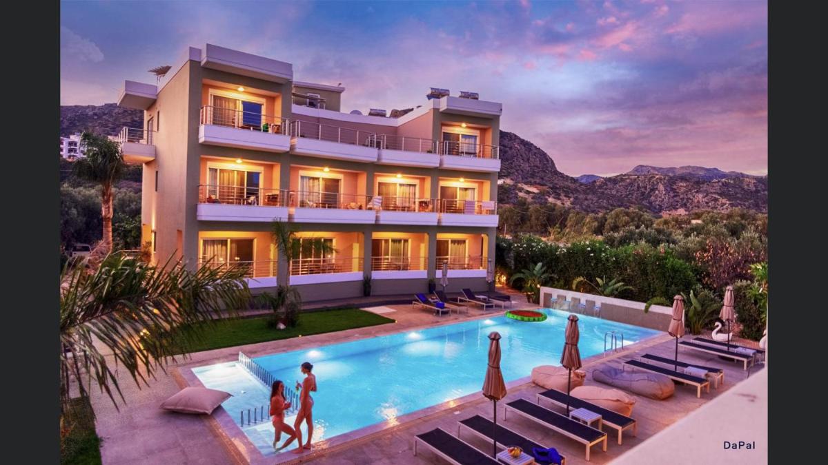 Relax Hotel - Housity