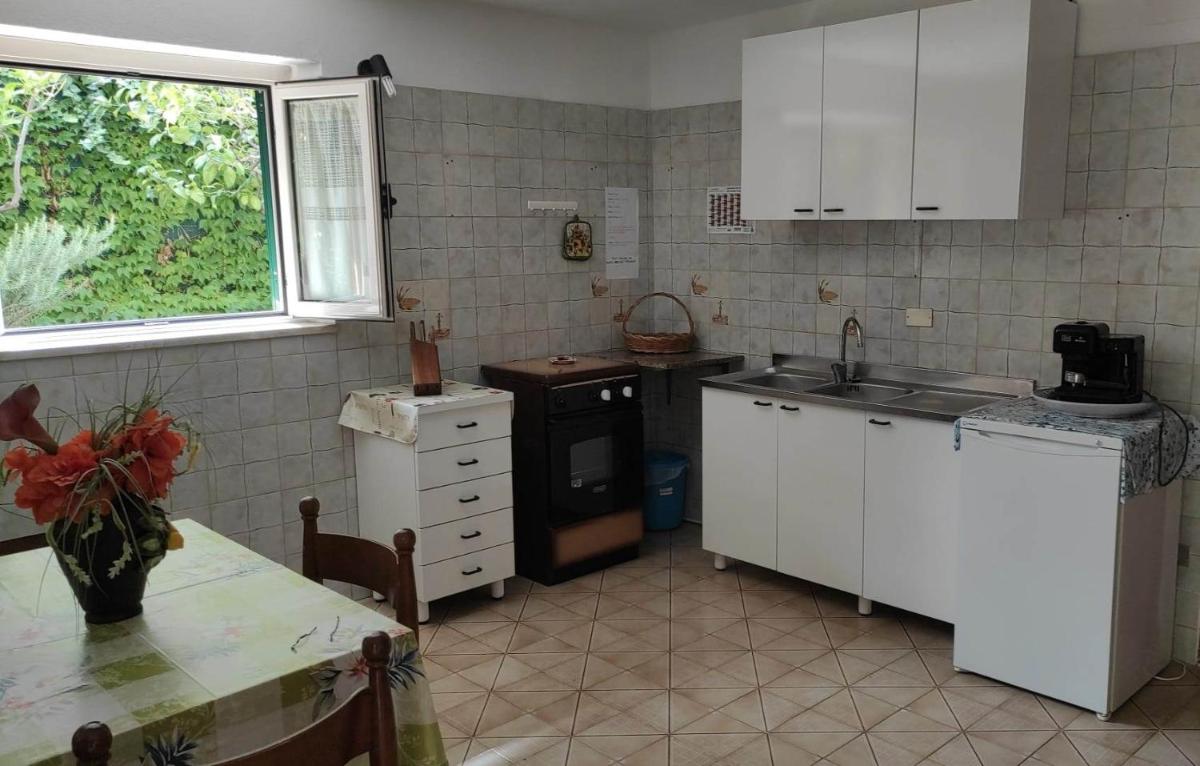 Suitetrails - Il Limoneto 3, casa vacanze Parghelia-Tropea