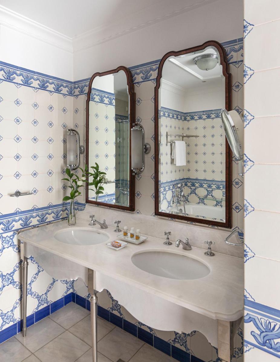 Uma casa de banho em Reid's Palace, A Belmond Hotel, Madeira