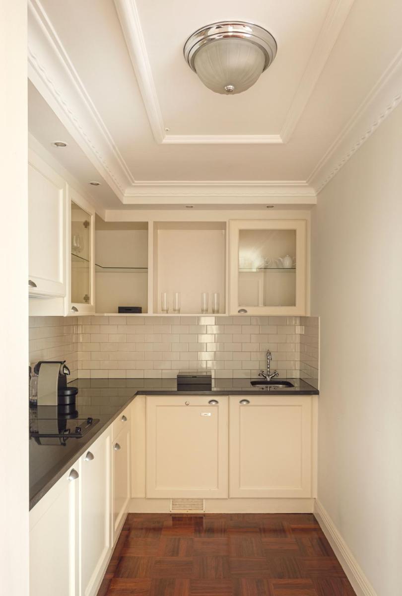 A cozinha ou kitchenette de Reid's Palace, A Belmond Hotel, Madeira