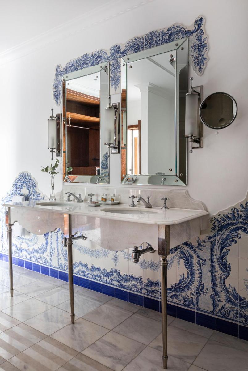Uma casa de banho em Reid's Palace, A Belmond Hotel, Madeira