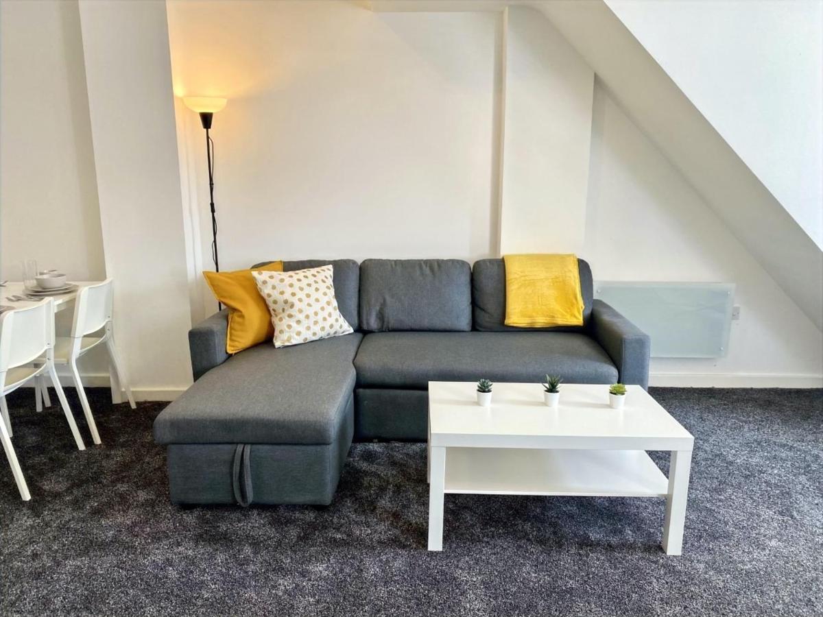 The Brook - LONG STAY OFFER - Sleeps 6 - Central House by CTO Serviced Apartments - Housity