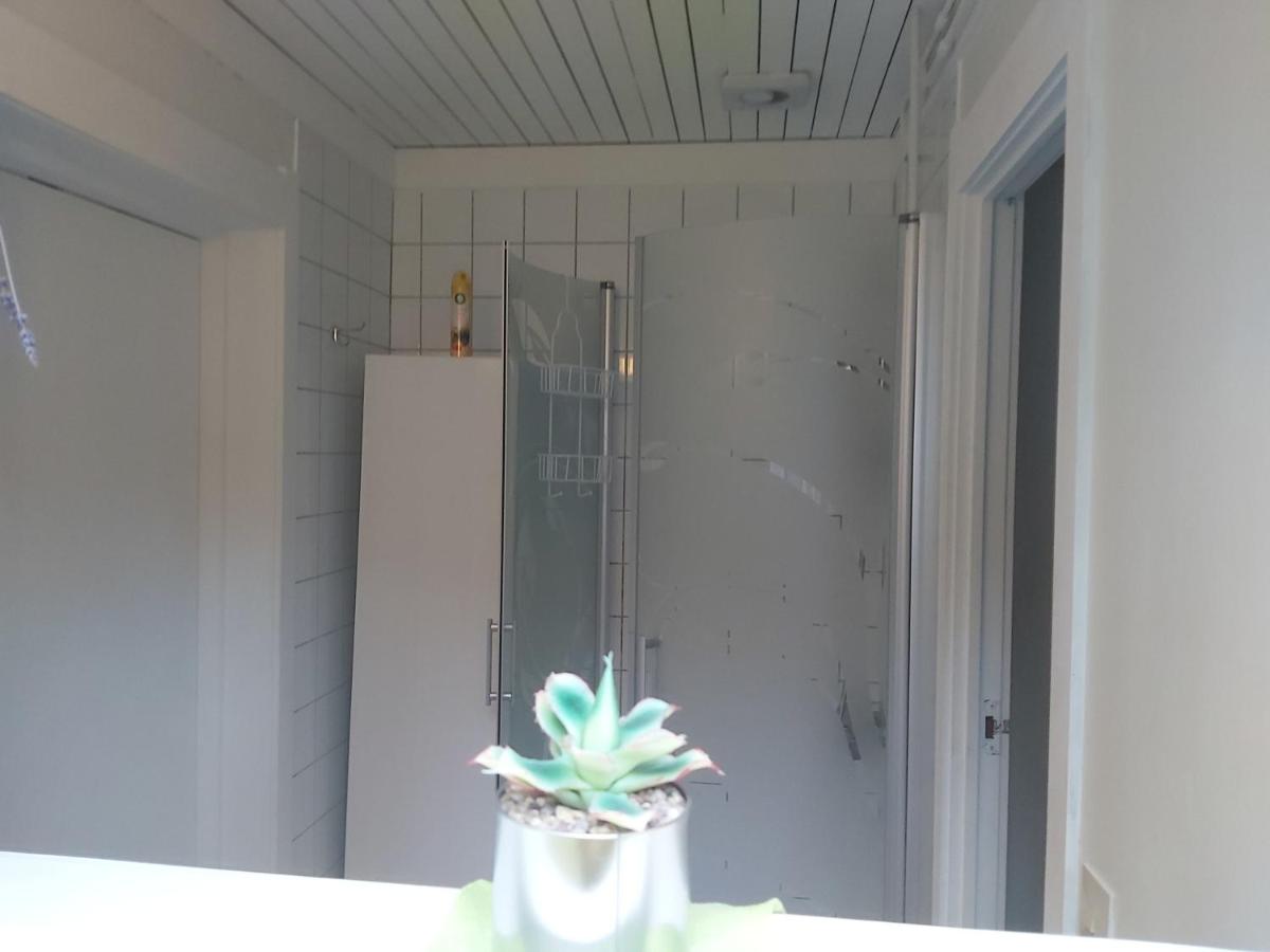 Suitetrails - Hällestrand Cottage Krabban