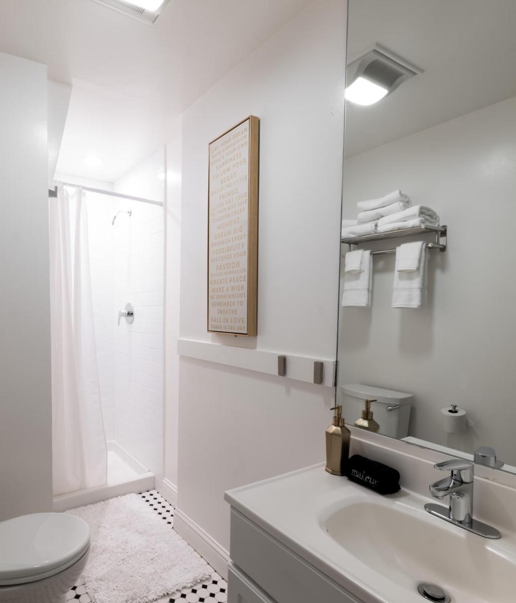 The Metro Hotel - Housity
