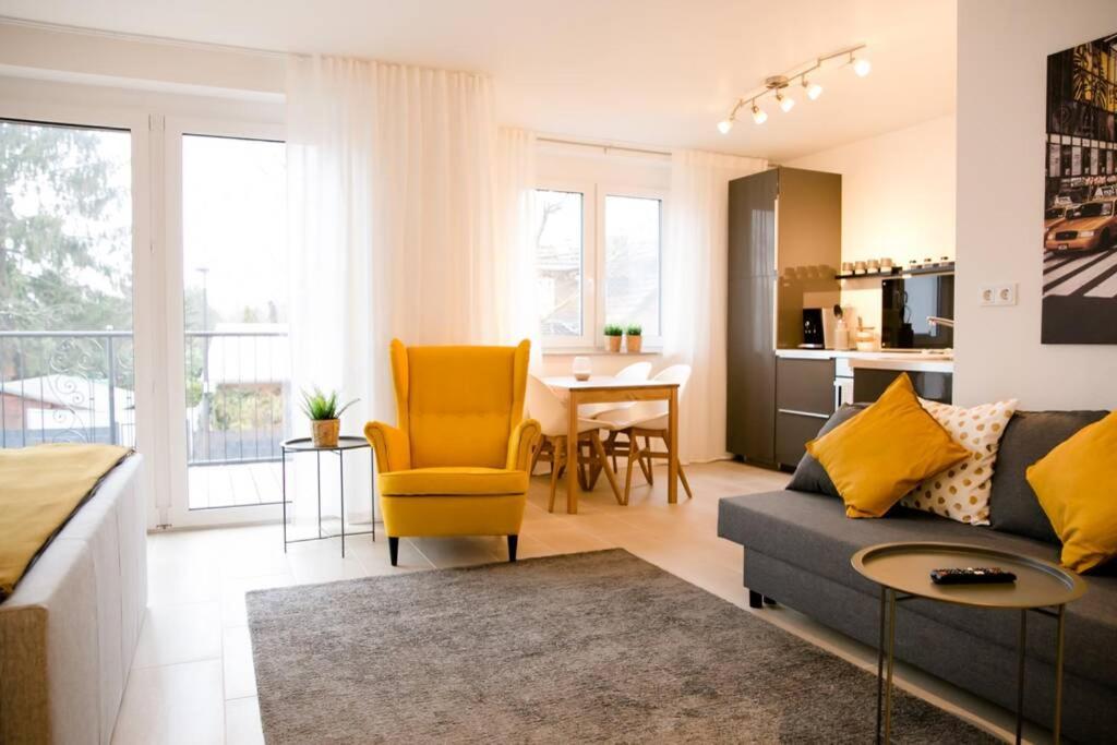 STUDIO - BEQUEM & CHICK / TOP ANBINDUNG - Housity