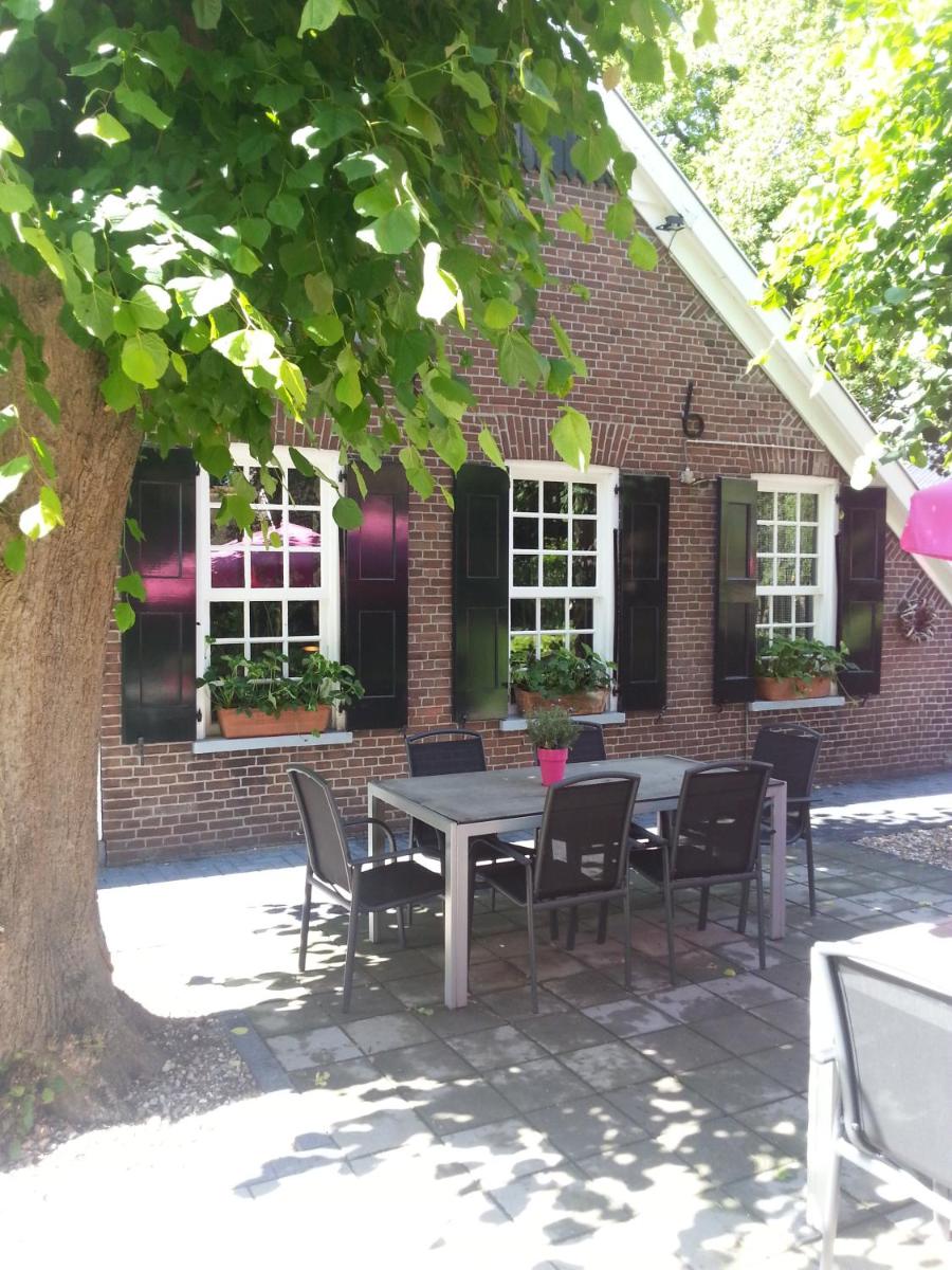 Hotel Boerderij Restaurant De Gloepe - Housity