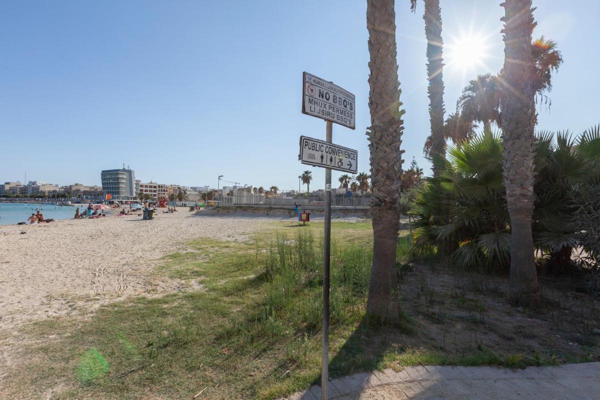 BZB50- SEAFRONT Townhouse - Pretty Bay - Housity