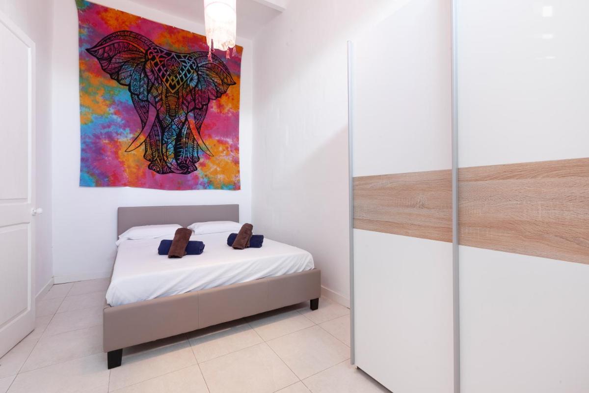 BZB50- SEAFRONT Townhouse - Pretty Bay - Housity