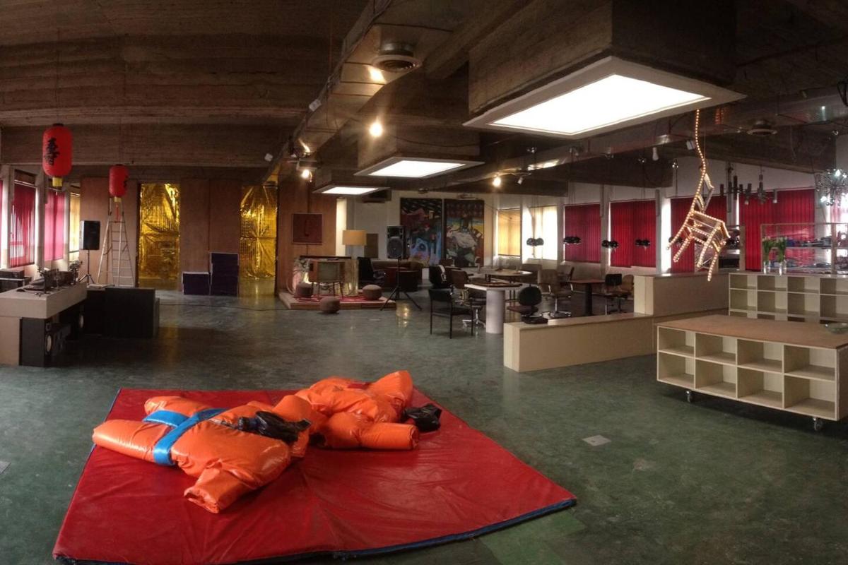GHOSTeL 1st - Aventure Alternative - GUEST HOUSE - Arts-Factory-Experience - For artists, makers and open minds - Attention, we are not a hotel and are not adapted for everybody - Read host warnings before reservation - WWW,PROVIDENCE,BE asbl - Housity