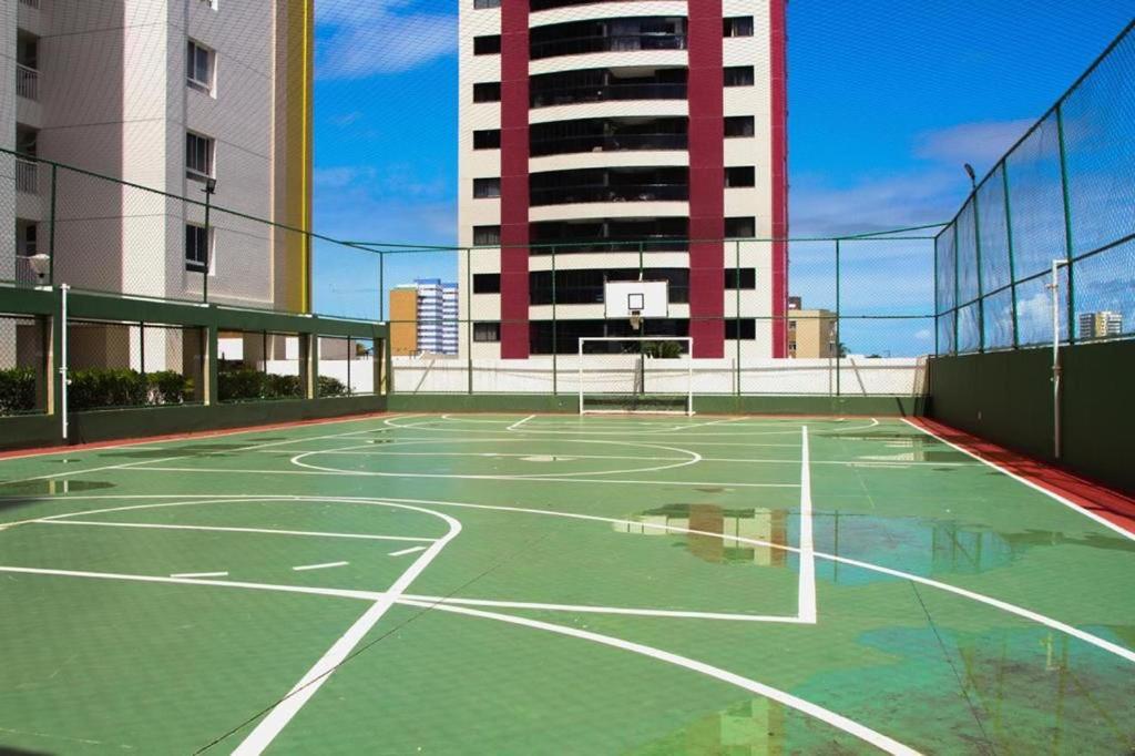 Atraente Apartamento na Orla de Atalaia - Housity