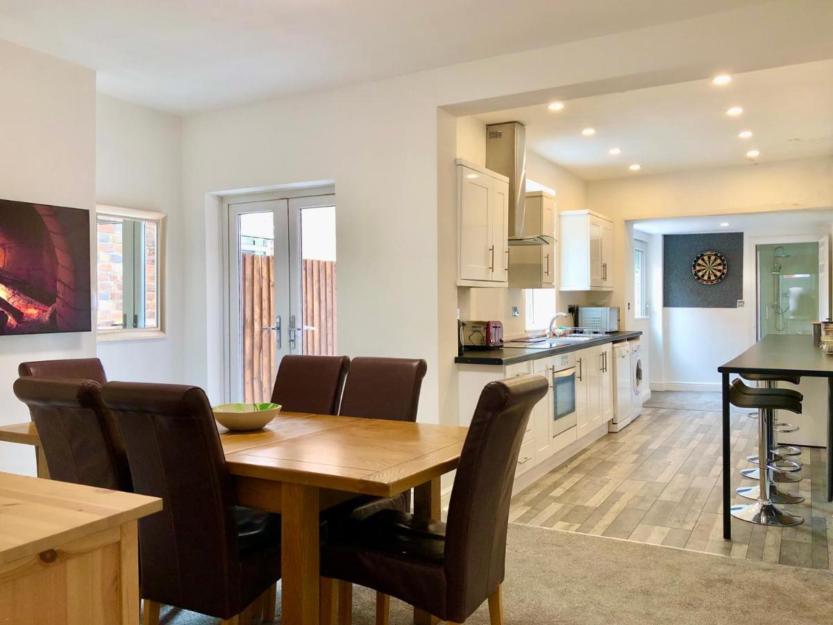 Garden Villa - Housity