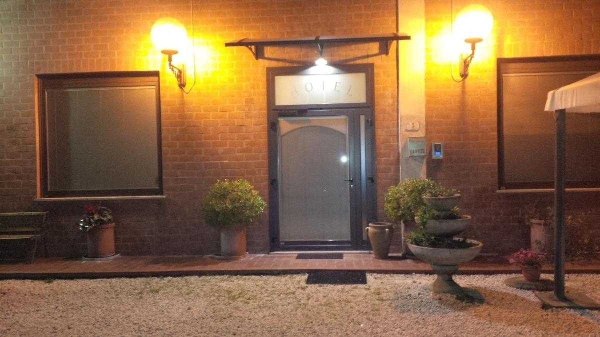 Albergo Ristorante La Greppia - Housity