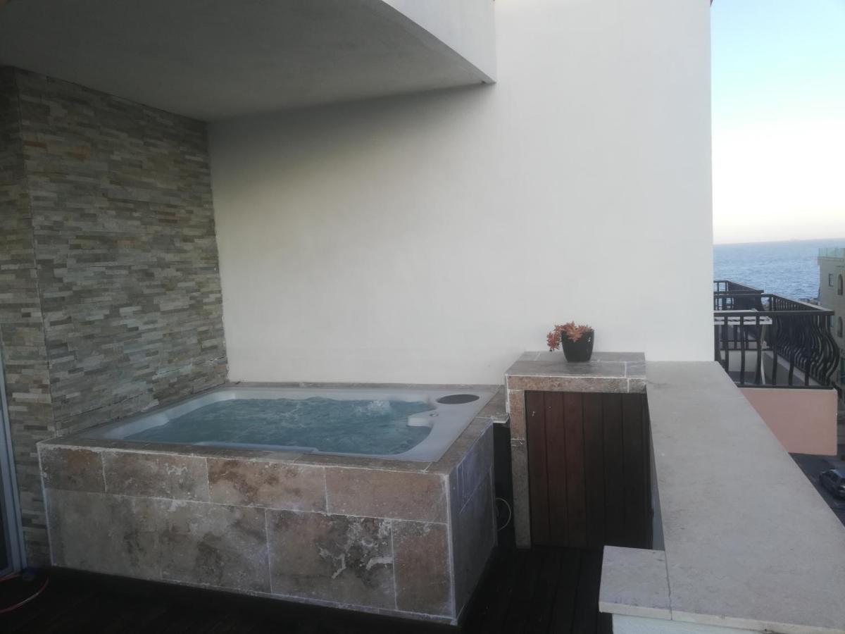 Riviera Penthouse - Housity