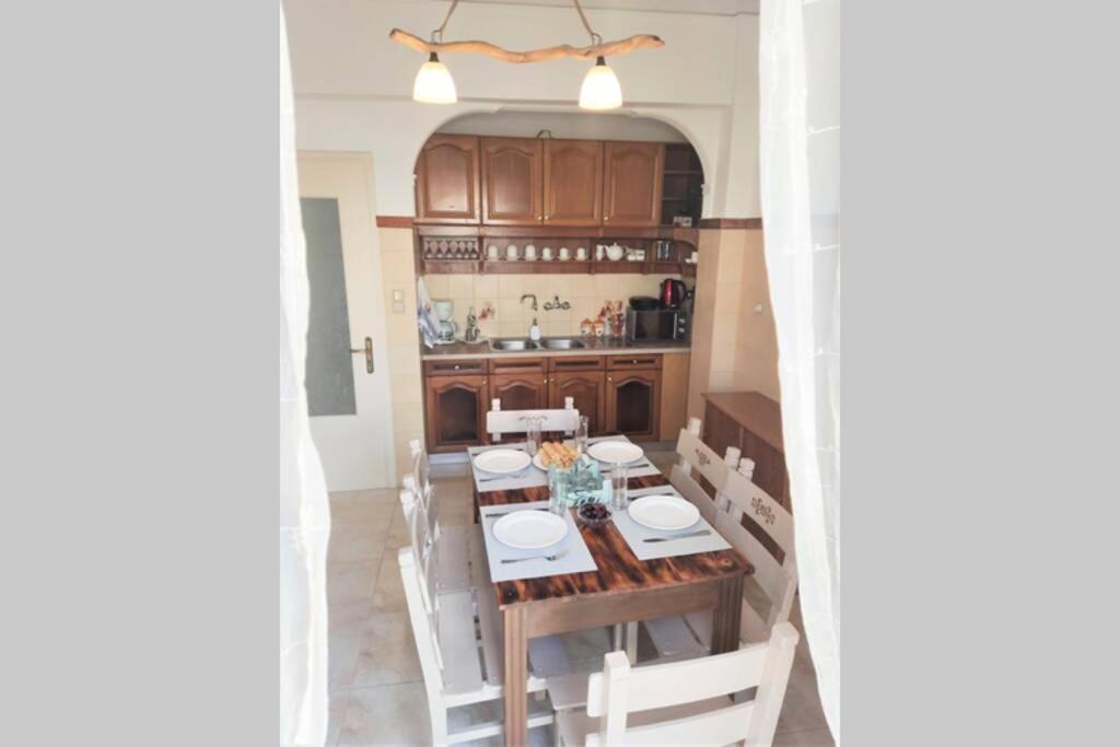 Suitetrails - Apartment 95 m2, center of Sitia, WiFi, 350m beach