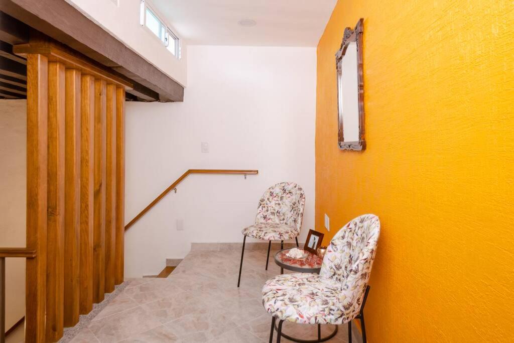 Lugar histórico en el centro de Querétaro; dos lofts en uno - Housity