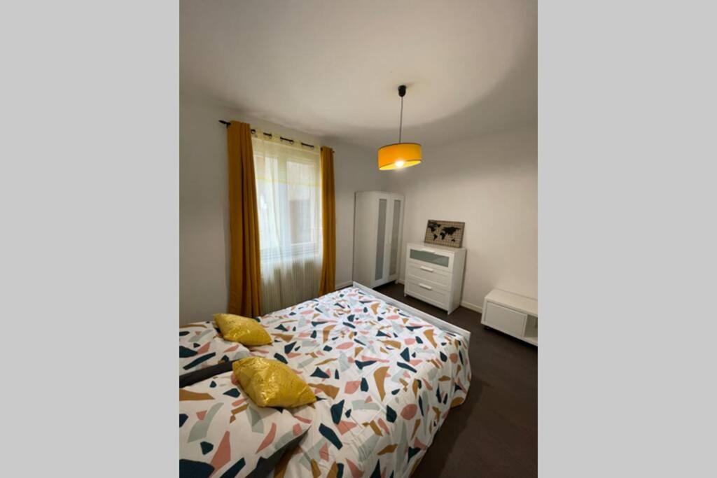 Red lights grand appartement - Housity