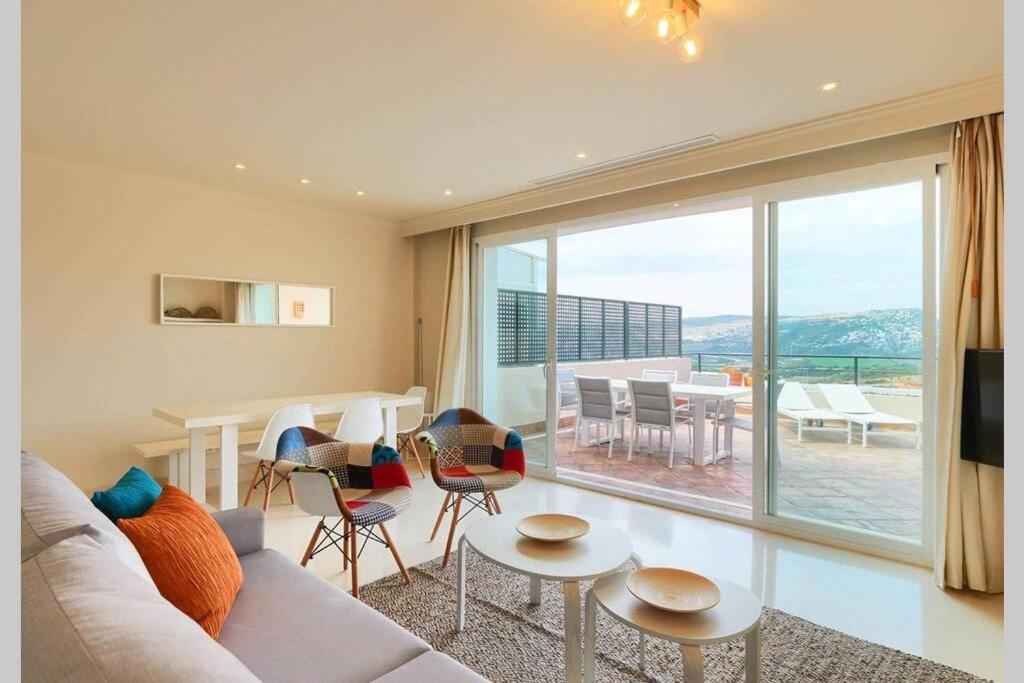 Casares del Mar - Doña Julia Golf - Stunning views - Housity